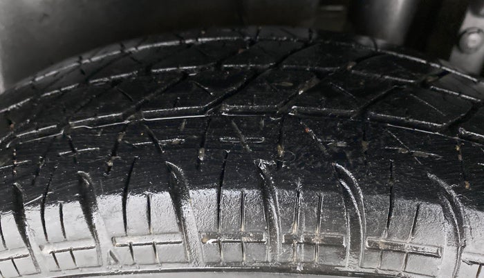 2015 Maruti Swift VDI ABS, Diesel, Manual, 76,927 km, Left Rear Tyre Tread