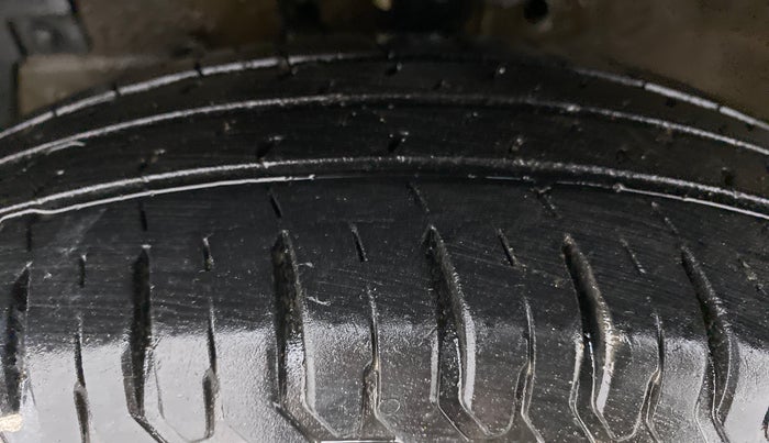 2015 Maruti Swift VDI ABS, Diesel, Manual, 76,927 km, Left Front Tyre Tread