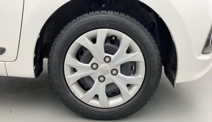 2015 Hyundai Grand i10 SPORTZ 1.2 KAPPA VTVT, Petrol, Manual, 46,777 km, Right Front Wheel