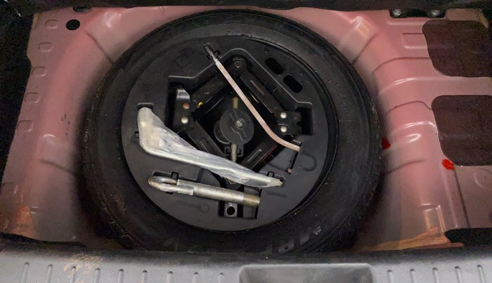 2018 Mahindra KUV 100 NXT K8 P 6 STR, Petrol, Manual, 32,843 km, Spare Tyre