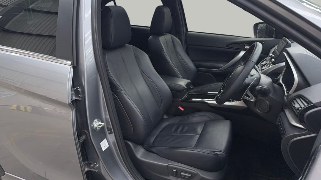 2024 Mitsubishi Eclipse Cross Exceed Phev (AWD), Automatic, 45005 km, Right Side Front Door Cabin View