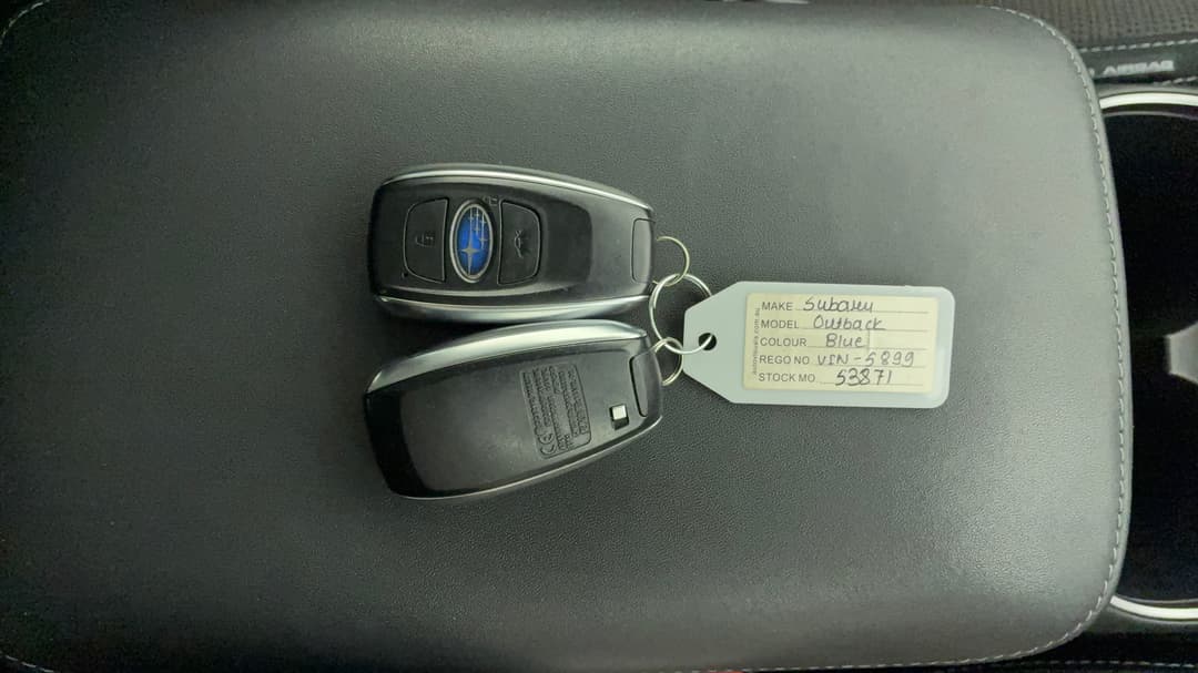 2022 Subaru Outback AWD, Automatic, 88135 km, Key Close-up