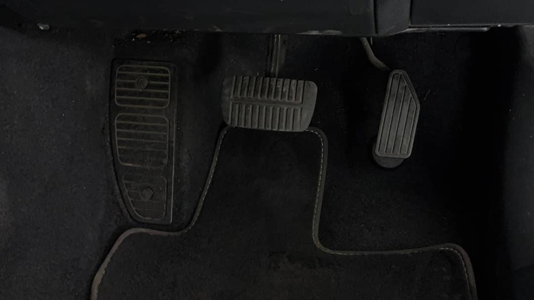 2022 Subaru Outback AWD, Automatic, 88135 km, Pedals and Footmat