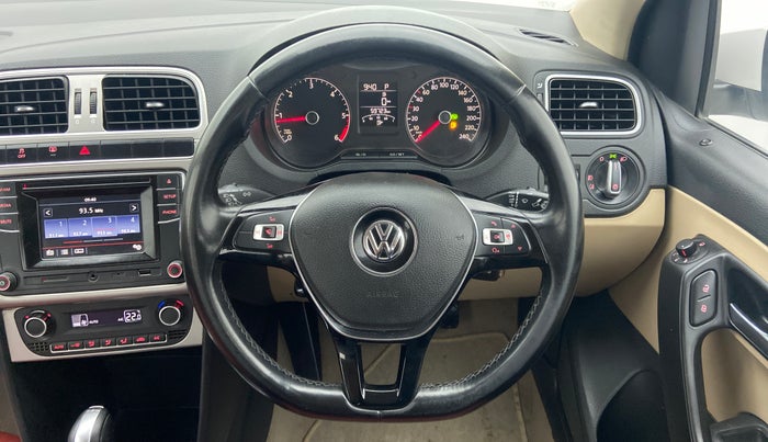 2016 Volkswagen Ameo HIGHLINE DSG 1.5 DIESEL , Diesel, Automatic, 59,723 km, Steering Wheel Close Up