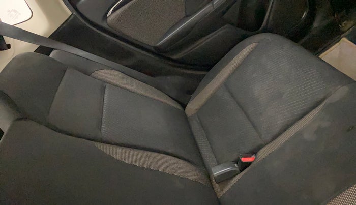 2017 Honda WR-V 1.5L I-DTEC VX MT, Diesel, Manual, 1,45,698 km, Second-row left seat - Cover slightly stained