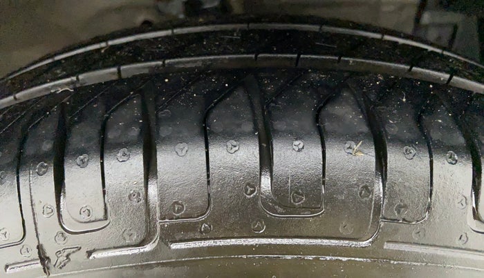 2013 Maruti Swift VDI, Diesel, Manual, Right Front Tyre Tread