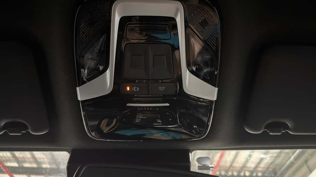 2024 Jac T9 Haven (4x4), Automatic, 21947 km, On-Roof Controls/Sunglass holder