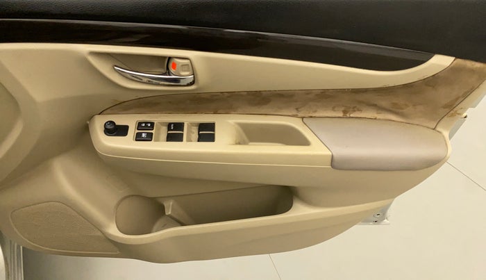2015 Maruti Ciaz VXI+, Petrol, Manual, 34,355 km, Driver Side Door Panels Control