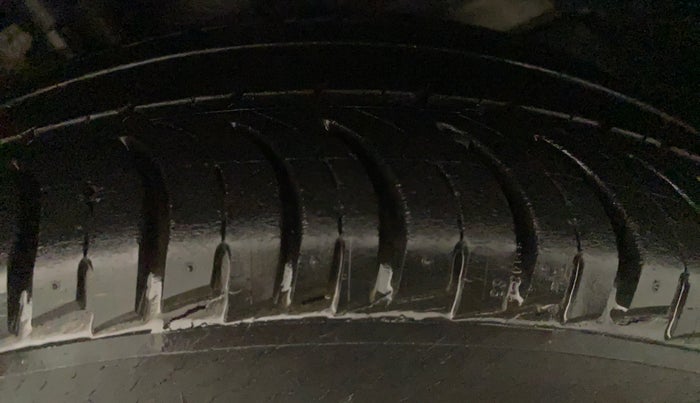 2015 Maruti Ciaz VXI+, Petrol, Manual, 34,355 km, Left Front Tyre Tread