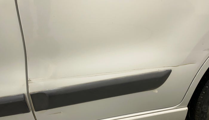 2013 Maruti Wagon R Stingray VXI, CNG, Manual, 1,16,914 km, Rear left door - Slightly dented