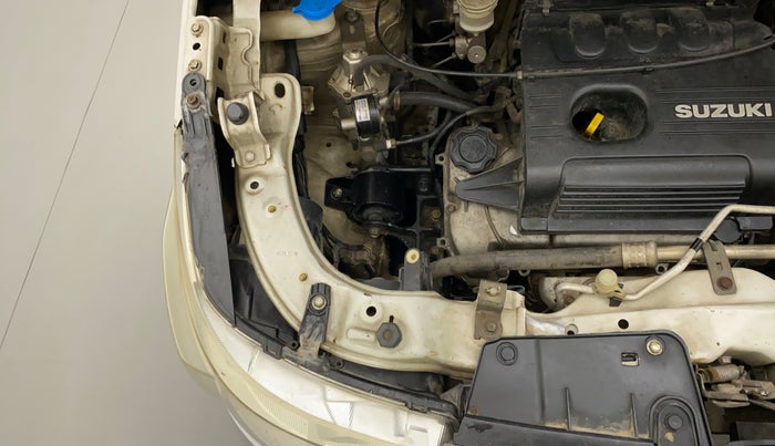 2013 Maruti Wagon R Stingray VXI, CNG, Manual, 1,16,914 km, Right headlight - Clamp has minor damage