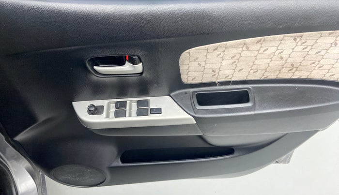 2015 Maruti Wagon R 1.0 VXI, Petrol, Manual, 66,475 km, Driver Side Door Panels Control