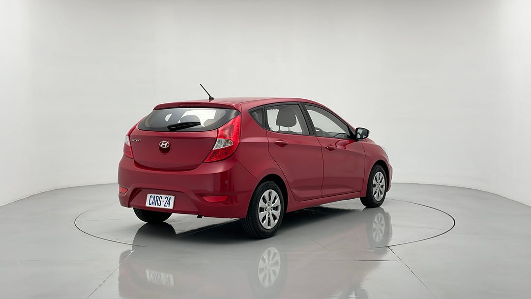 Right Back Diagonal (45- Degree) View