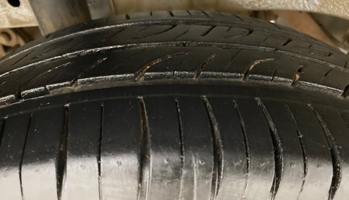 2018 Mahindra KUV 100 NXT K2+6 STR, Petrol, Manual, 68,978 km, Right Rear Tyre Tread