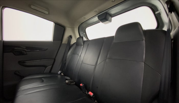 2018 Mahindra KUV 100 NXT K2+6 STR, Petrol, Manual, 68,978 km, Right Side Rear Door Cabin