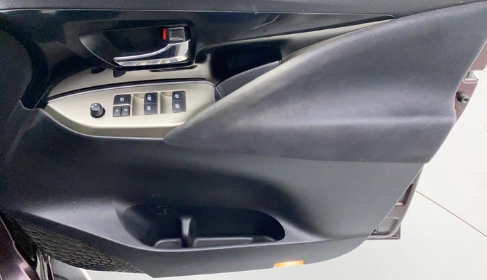 2017 Toyota Innova Crysta 2.4 VX 8 STR, Diesel, Manual, 94,714 km, Driver Side Door Panels Control