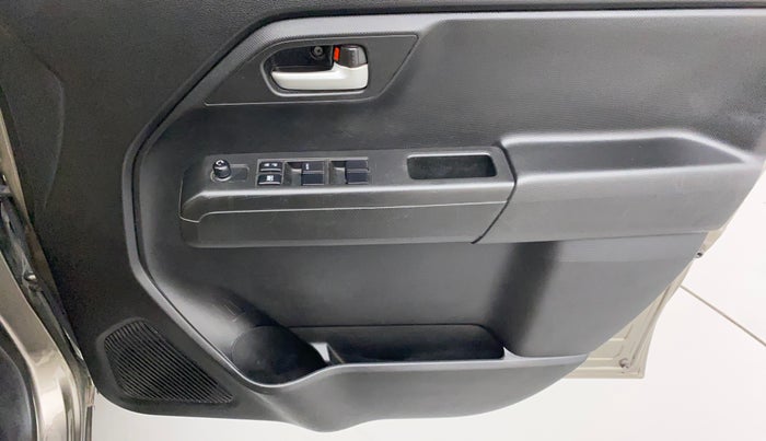 2019 Maruti New Wagon-R VXI 1.0 AMT, Petrol, Automatic, 32,605 km, Driver Side Door Panels Control