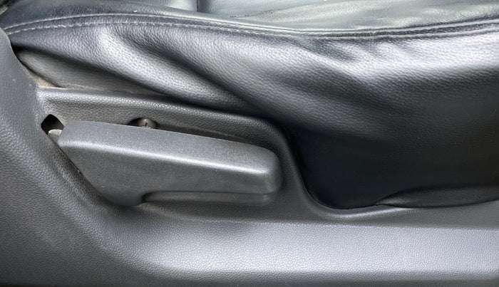 2012 Maruti Ritz VDI, Diesel, Manual, 68,851 km, Driver Side Adjustment Panel