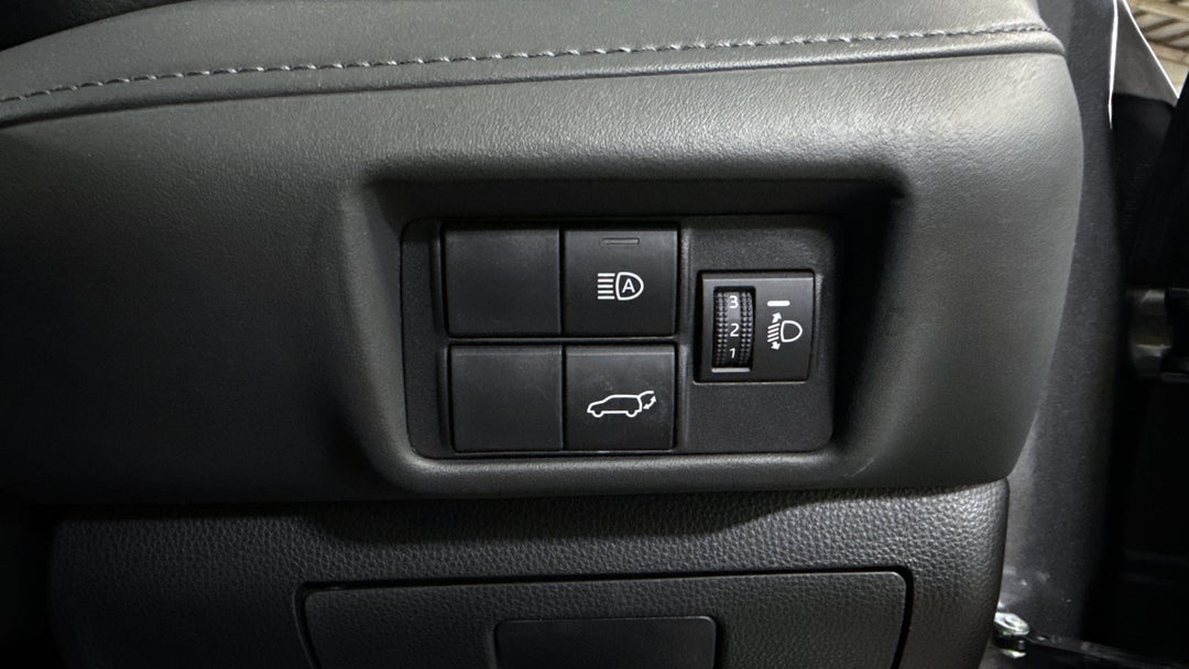 2022 Toyota Kluger Gxl Hybrid AWD, Automatic, 34771 km, Utility Switches/Buttons