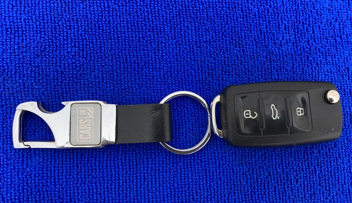 2017 Volkswagen Ameo COMFORTLINE 1.2L, Petrol, Manual, 95,657 km, Key Close Up