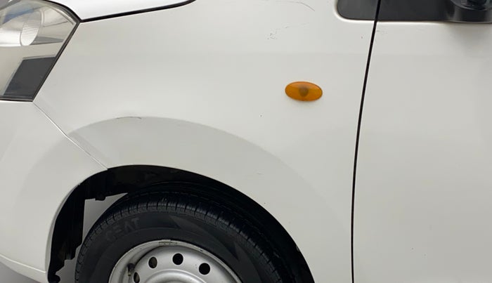 2012 Maruti Wagon R 1.0 LXI, CNG, Manual, 92,640 km, Left fender - Paint has minor damage
