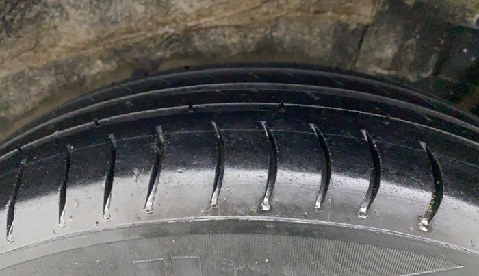 2012 Maruti Wagon R 1.0 LXI, CNG, Manual, 92,640 km, Left Rear Tyre Tread