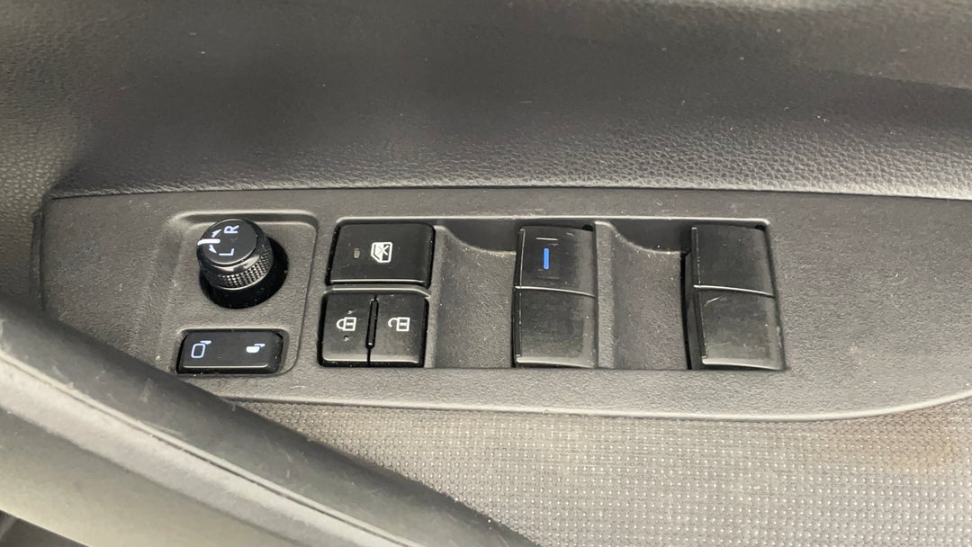 2019 Toyota Corolla Ascent Sport Hybrid, Automatic, 108326 km, Drivers Side Door Panel Controls