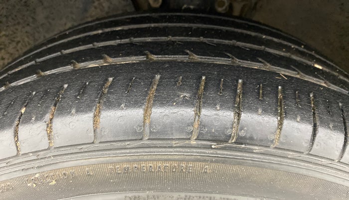 2018 Volkswagen Ameo HIGHLINE PLUS 1.0, Petrol, Manual, 19,485 km, Left Front Tyre Tread