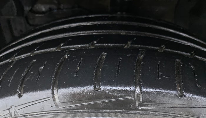 2018 Maruti S Cross ZETA 1.3 SHVS, Diesel, Manual, 96,672 km, Left Front Tyre Tread