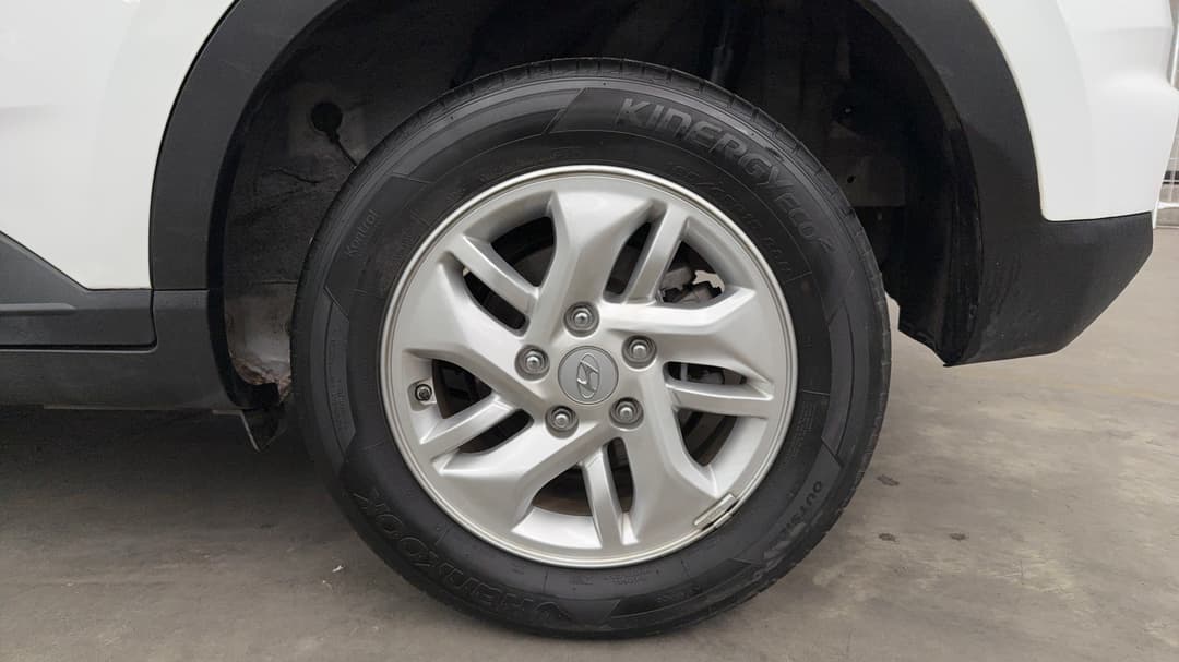 2025 Hyundai Venue Venue, Manual, 60732 km, Left Rear Wheel