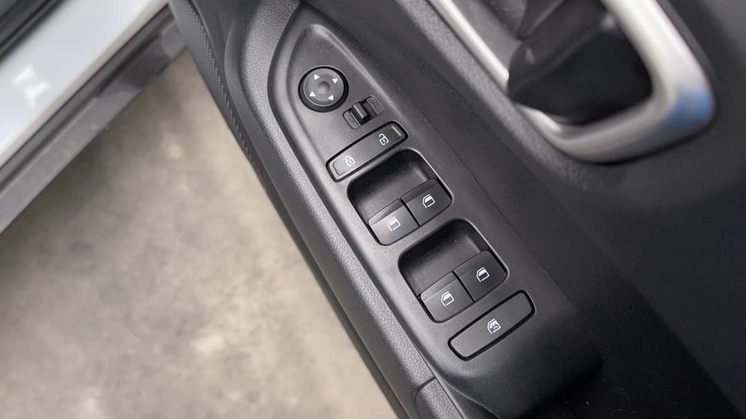 2025 Hyundai Venue Venue, Manual, 60732 km, Drivers Side Door Panel Controls