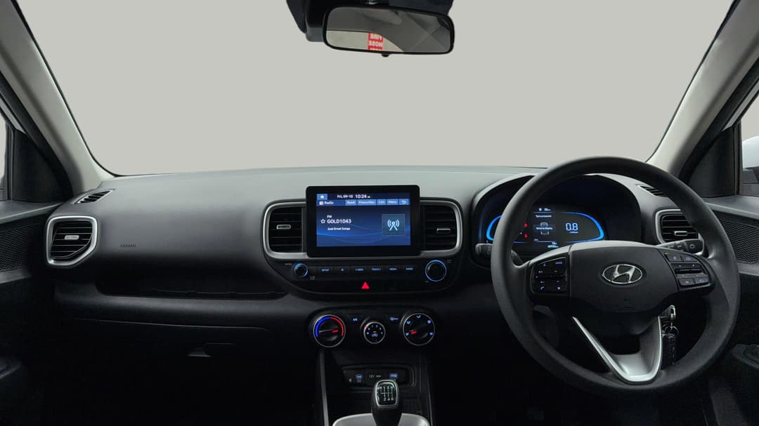 2025 Hyundai Venue Venue, Manual, 60732 km, Dashboard View
