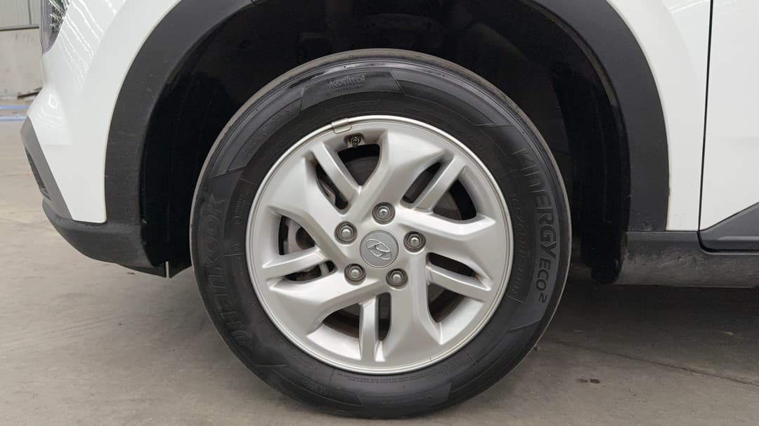 2025 Hyundai Venue Venue, Manual, 60732 km, Left Front Wheel