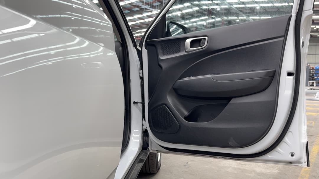 2025 Hyundai Venue Venue, Manual, 60732 km, Speaker View