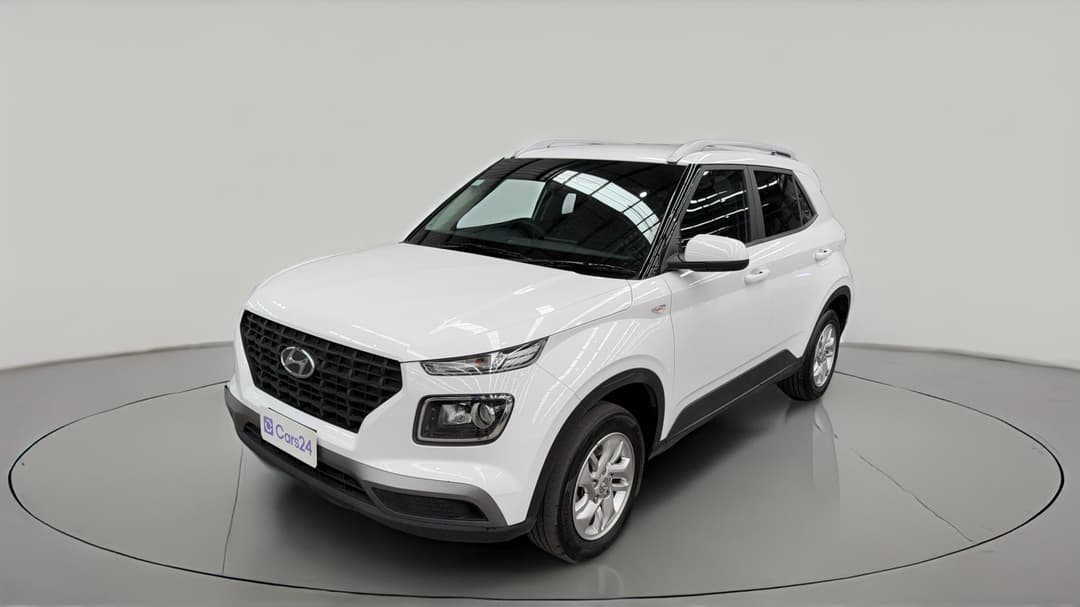2025 Hyundai Venue Venue, Manual, 60732 km, Left Front Diagonal (45- Degree) View