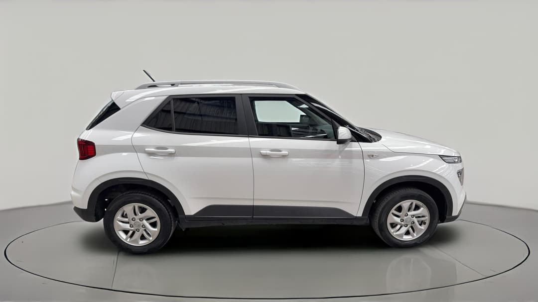 2025 Hyundai Venue Venue, Manual, 60732 km, Right Side View
