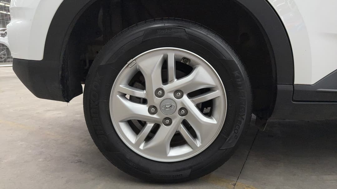 2025 Hyundai Venue Venue, Manual, 60732 km, Right Rear Wheel