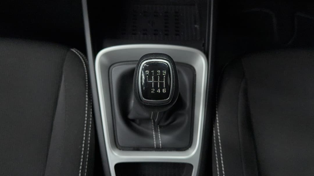 2025 Hyundai Venue Venue, Manual, 60732 km, Gear Lever 