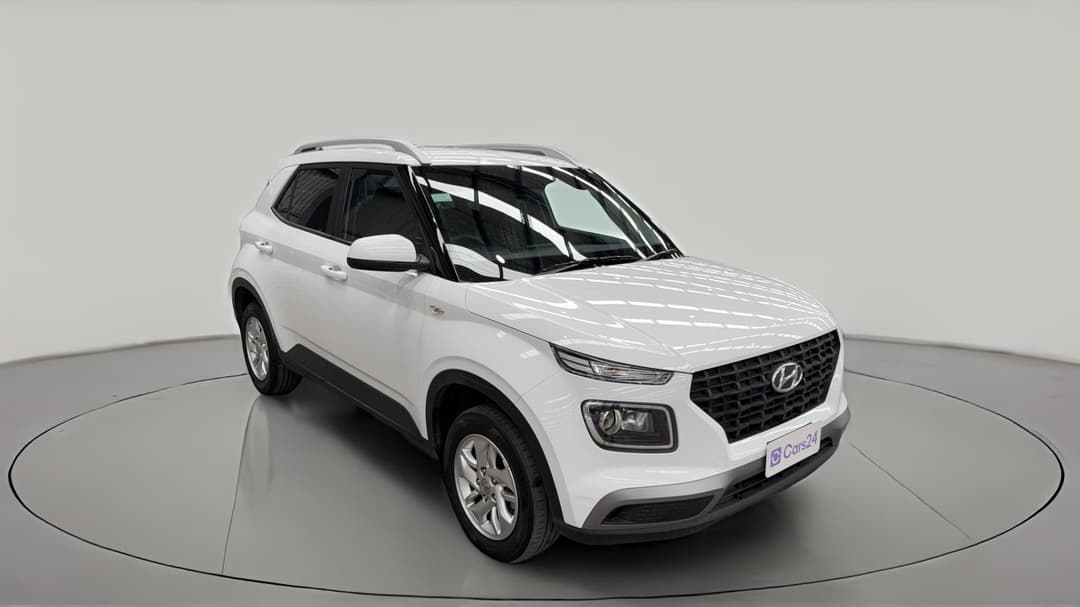 2025 Hyundai Venue Venue, Manual, 60732 km, Right Front Diagonal (45- Degree) View