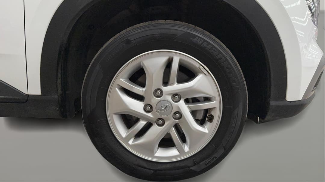 2025 Hyundai Venue Venue, Manual, 60732 km, Right Front Wheel