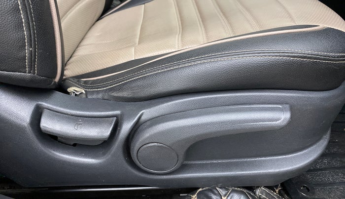 2016 Hyundai Elite i20 SPORTZ 1.2, Petrol, Manual, 33,003 km, Driver Side Adjustment Panel