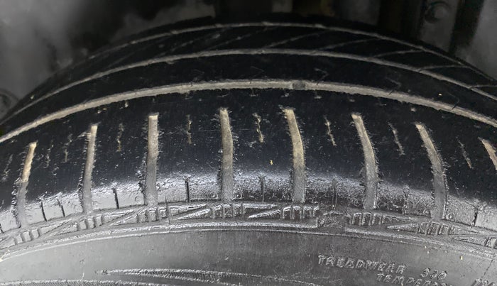 2015 Maruti Swift ZDI, Diesel, Manual, 46,383 km, Left Rear Tyre Tread