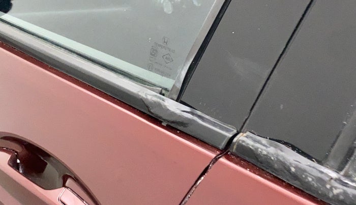 2015 Honda Jazz 1.2L I-VTEC S, CNG, Manual, 42,332 km, Front passenger door - Weather strip has minor damage