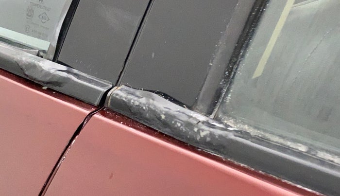 2015 Honda Jazz 1.2L I-VTEC S, CNG, Manual, 42,332 km, Rear left door - Weather strip has minor damage