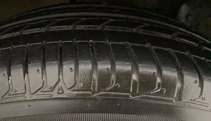 2015 Honda Jazz 1.2L I-VTEC S, CNG, Manual, 42,332 km, Right Rear Tyre Tread