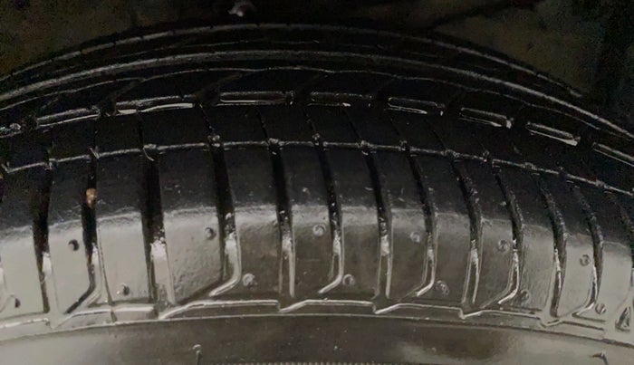 2015 Honda Jazz 1.2L I-VTEC S, CNG, Manual, 42,332 km, Right Front Tyre Tread