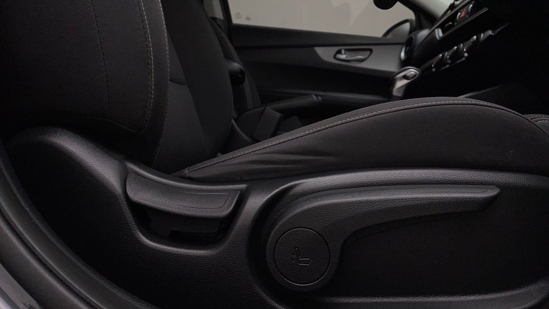 2021 Kia Cerato S, Automatic, 66635 km, Drivers Side Adjustment Panel