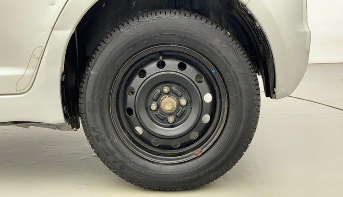 2011 Maruti Swift VXI, Petrol, Manual, 28,803 km, Left Rear Wheel