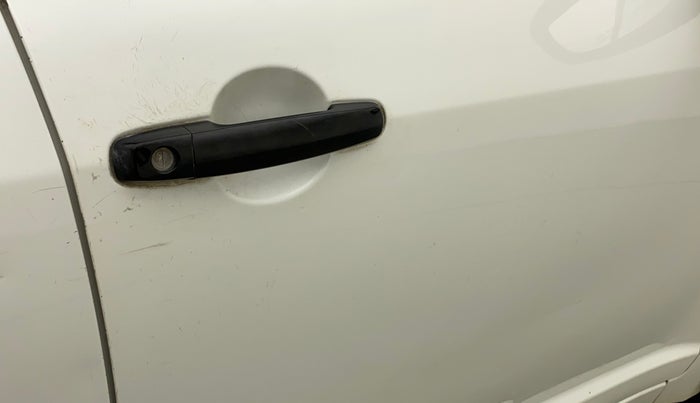 2011 Maruti Swift VXI, Petrol, Manual, 28,803 km, Driver-side door - Minor scratches