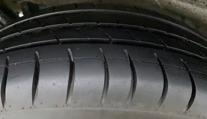 2015 Maruti Wagon R 1.0 VXI, Petrol, Manual, 44,225 km, Left Front Tyre Tread